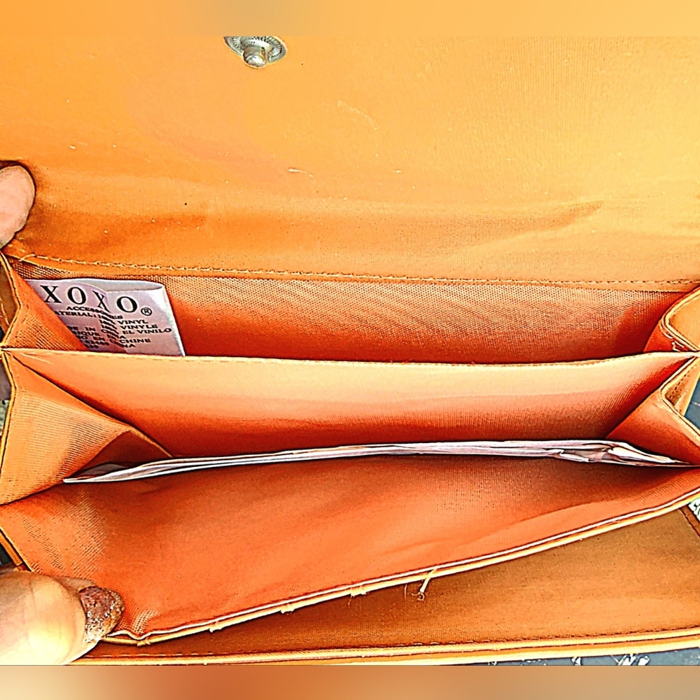 XOXO Wallet - Picture 2 of 5